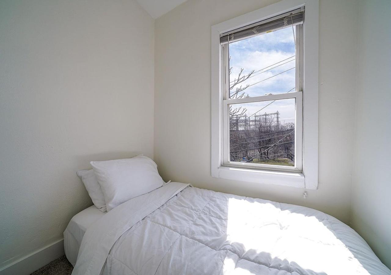 Villa Tremont! 7 Min To Downtown Cleveland Extérieur photo